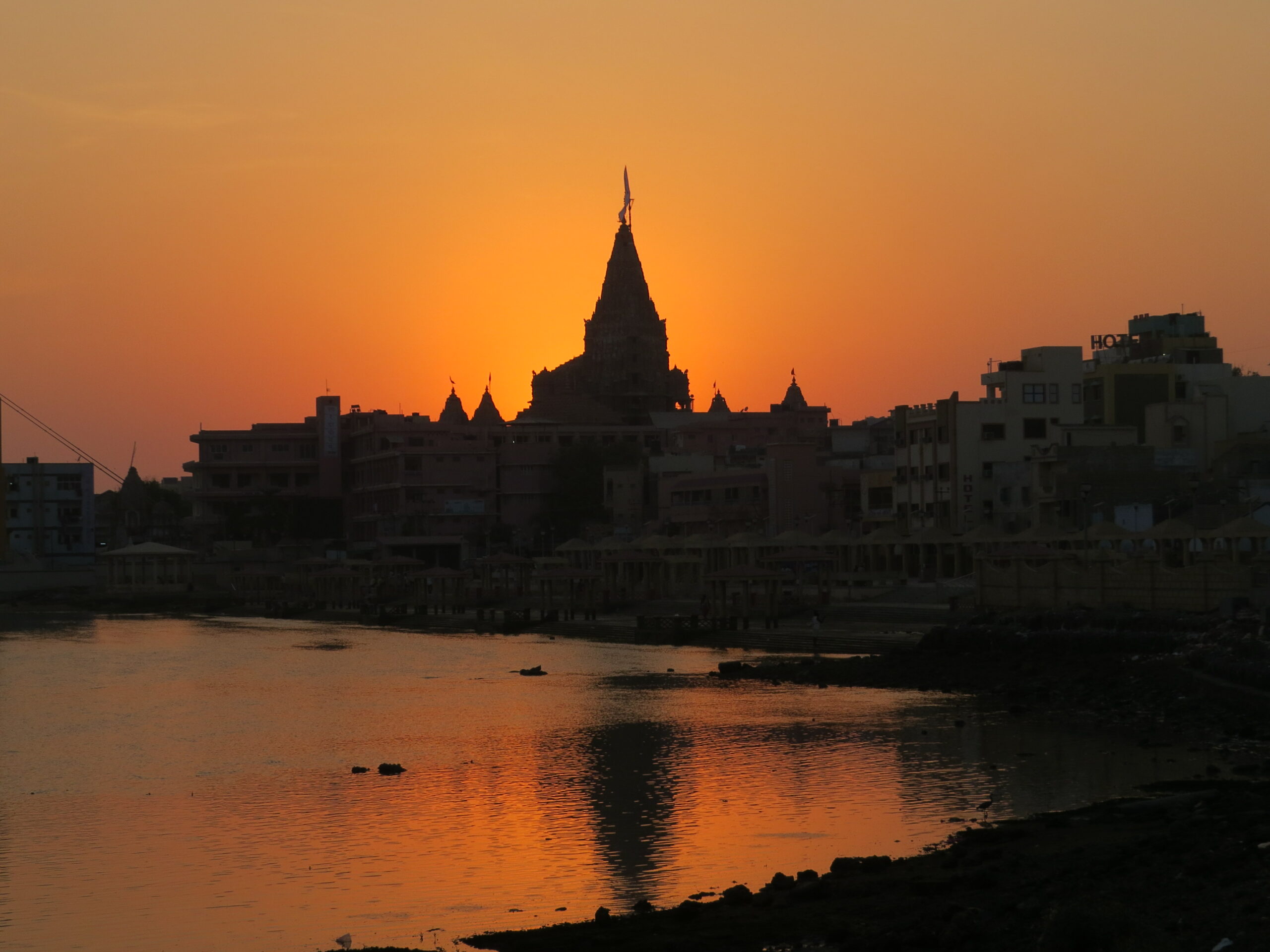 Sundown at Dwarkadhish_Temple