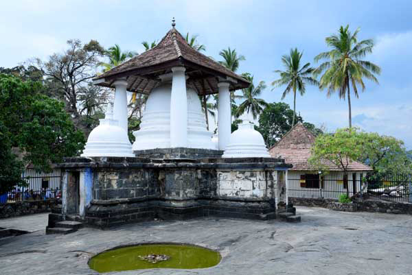 gadaladeniya bihara