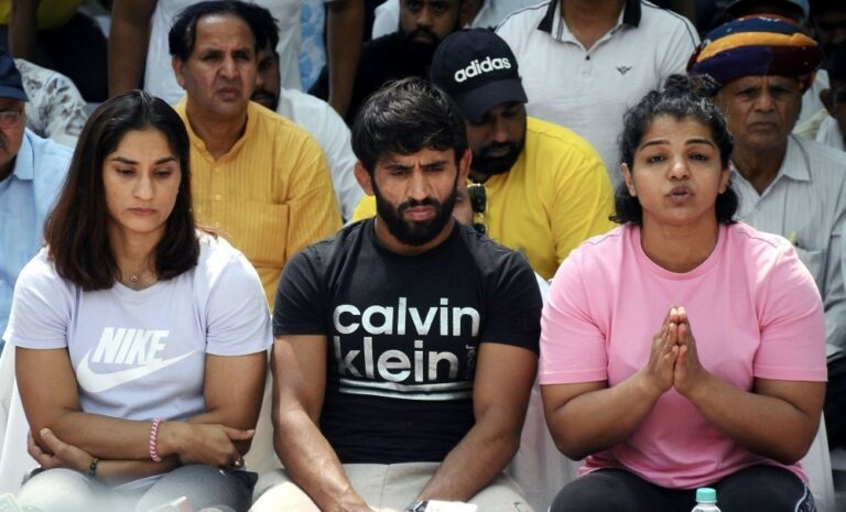wrestlers protest at jantar Mantar