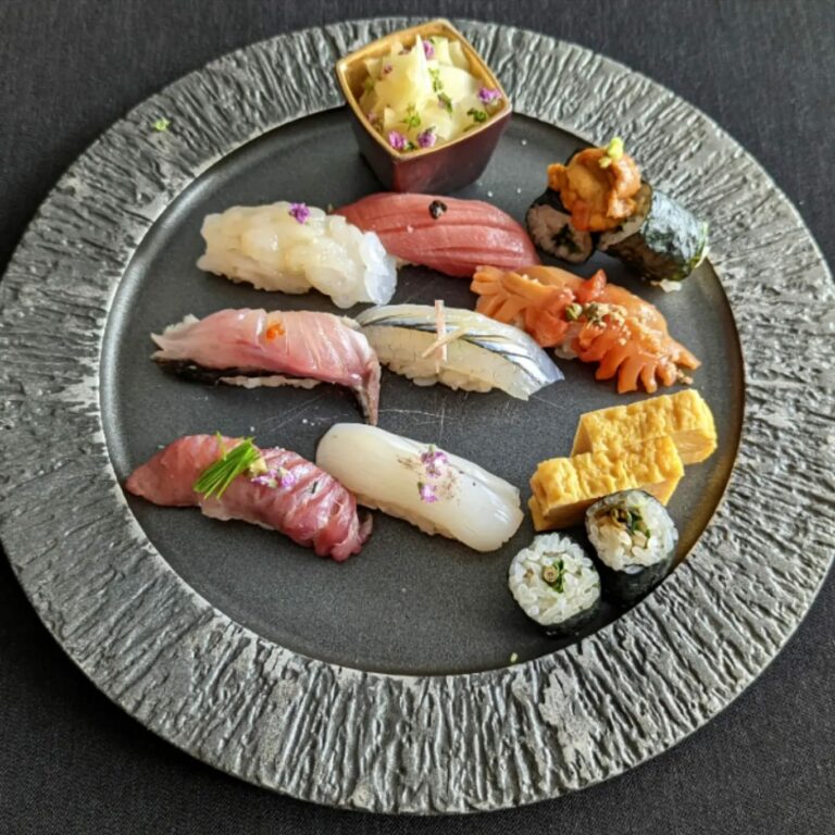 Sushi by Yuki Chidui