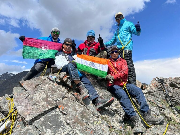 30 Let Vlksm (4083) and Prejevalsk (4272)