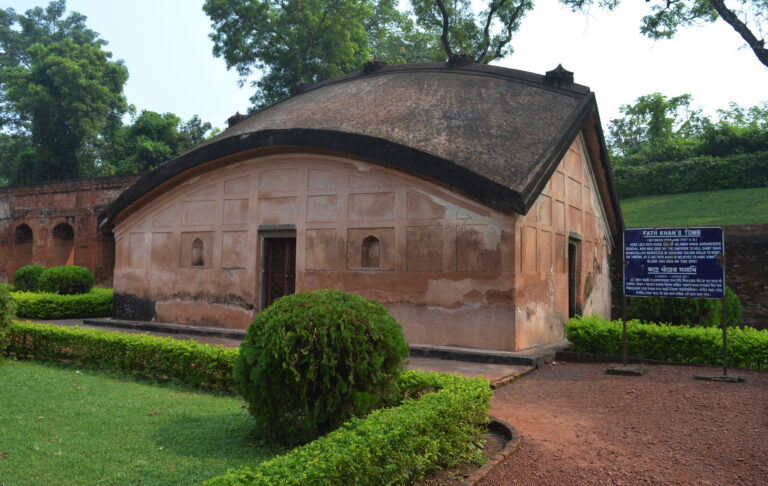 Fath Khan Tomb