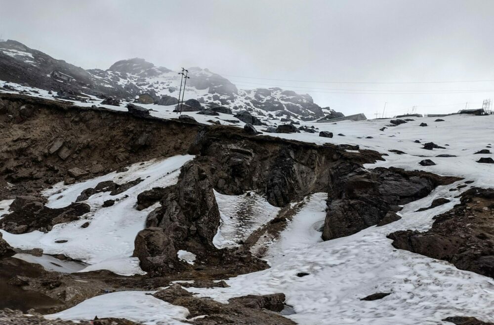 travel story Nathula by Indira Mukhopadhyay