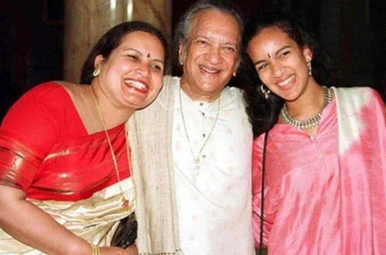 Sukanya,Anushka,Ravi