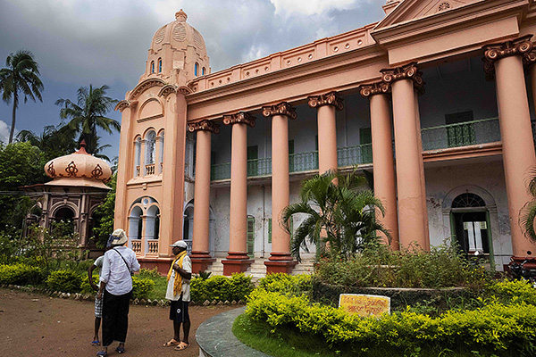 Photo story on Dhanyakuria cover