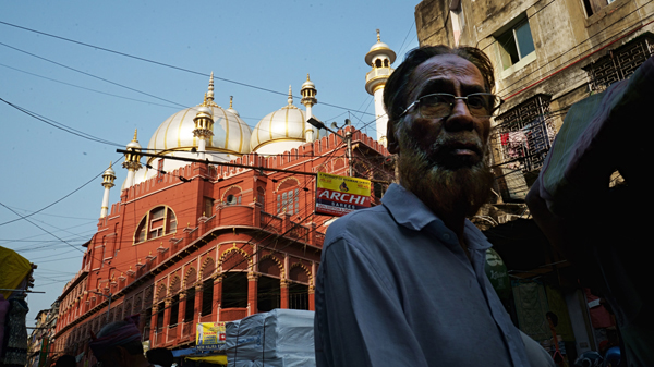Ramadan celebration near Nakhoda Masjid
