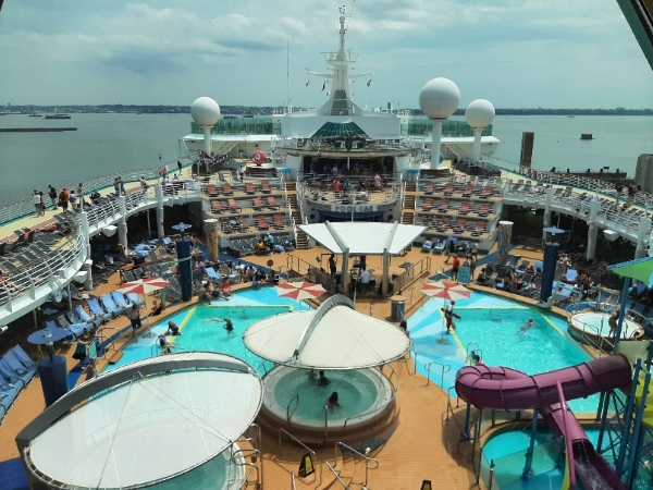 Ship, Barmuda island