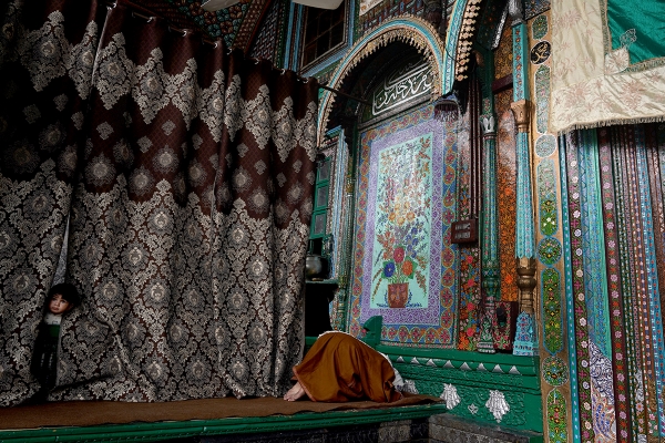 নামাজে আনত