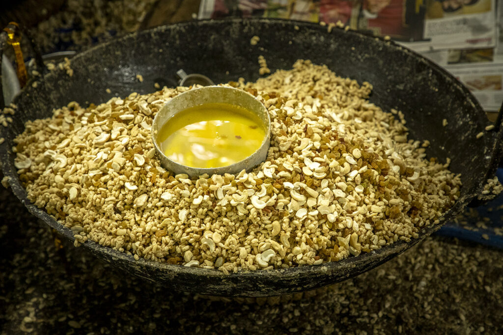 05 Jaynagarer Moa Photo Story