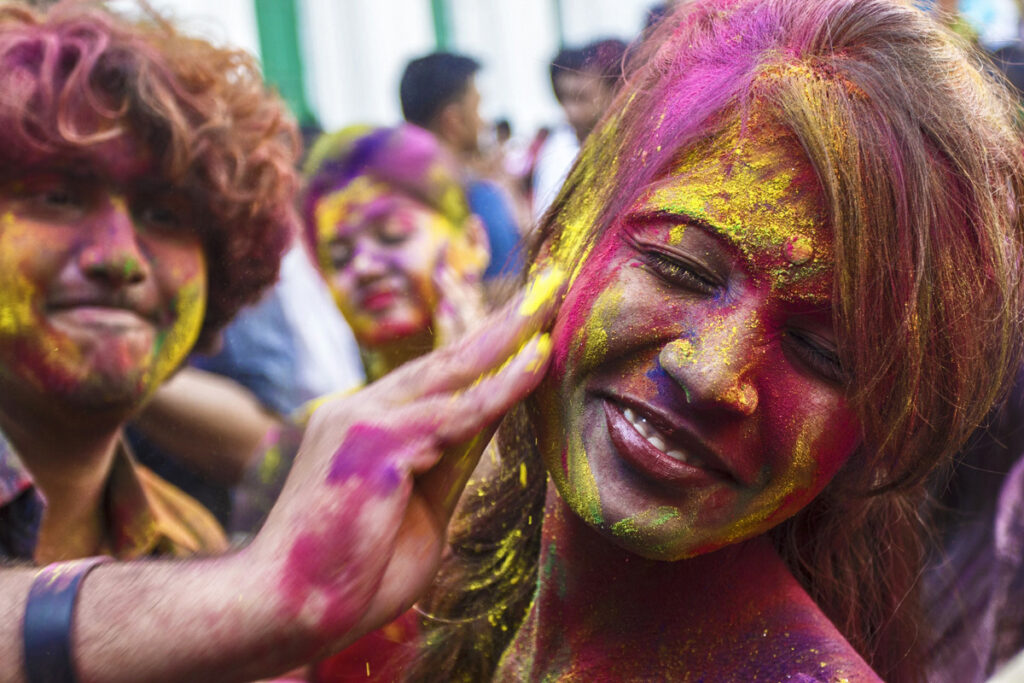 02 Holi celebration in Kolkata
