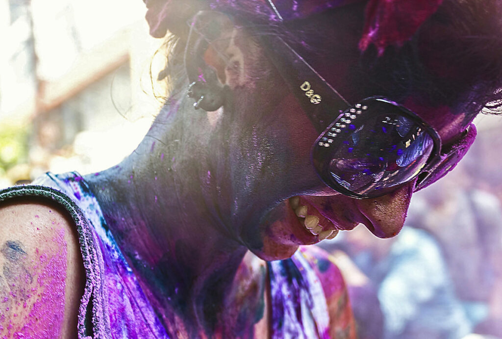 04 Holi celebration in Kolkata