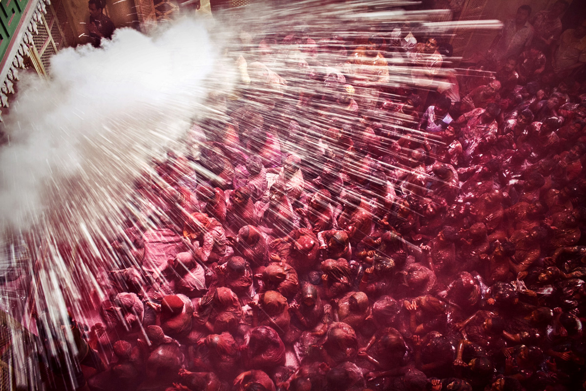 05 Holi celebration in Kolkata